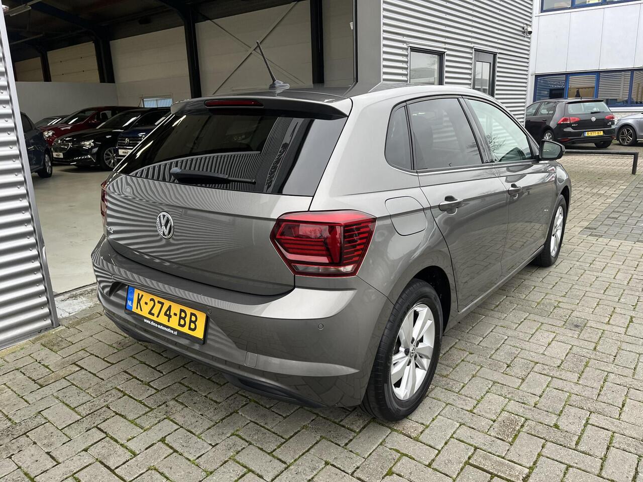Volkswagen POLO 1.0 TSI Comfortline / Car-Play