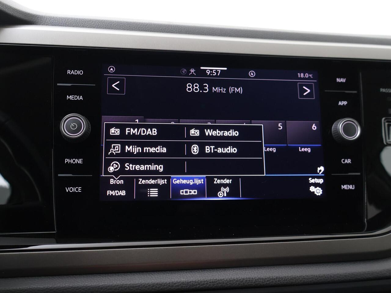 Volkswagen POLO 1.0 TSI R-Line Edition | 95 PK | Multifunctioneel stuurwiel | Parkeersensoren | Cruisecontrol |