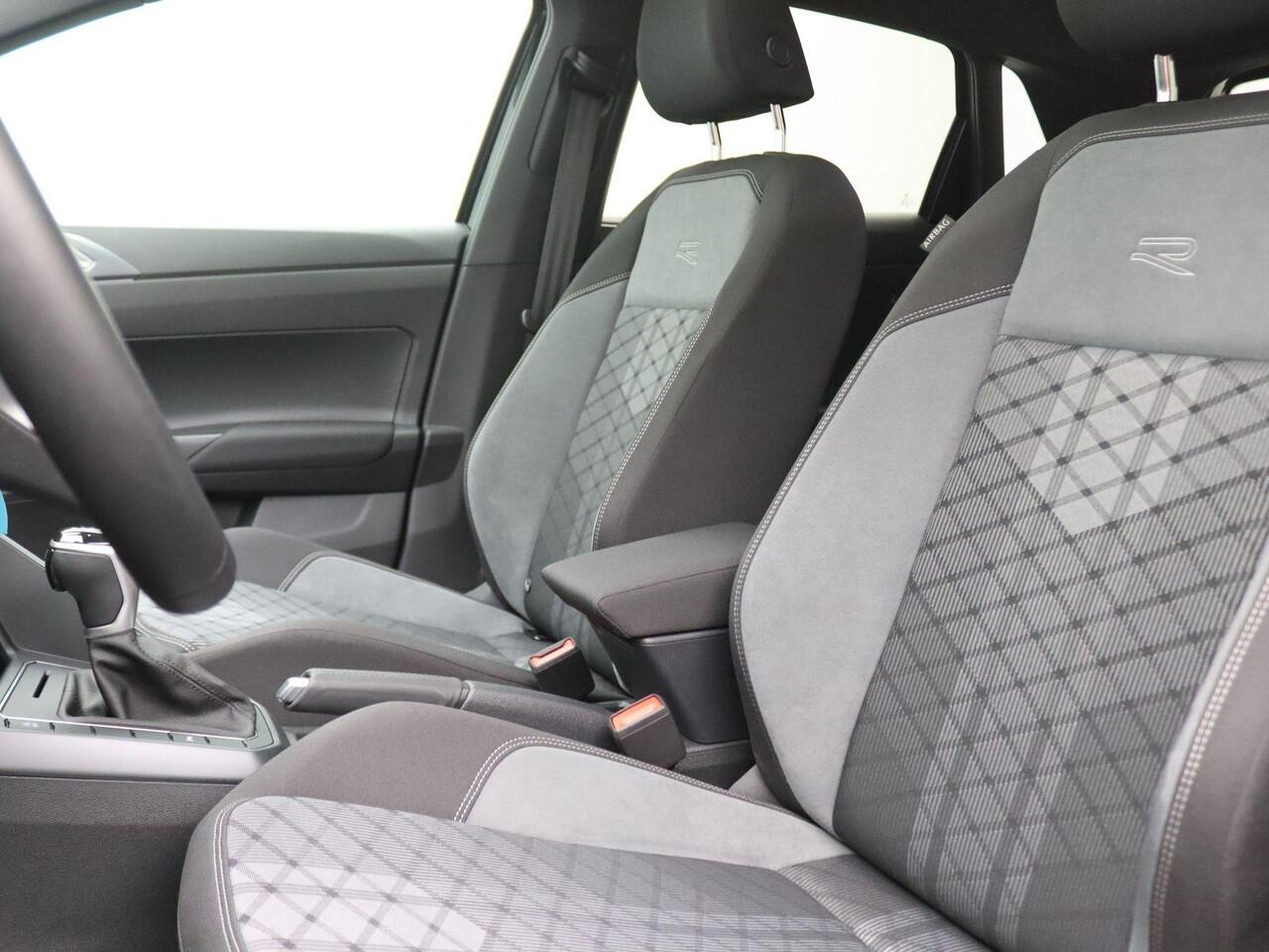 Volkswagen POLO 1.0 TSI R-Line 95PK DSG matrix led, panoramisch dak, stoelverwarming, navigatie, 17" lichtmetaal,