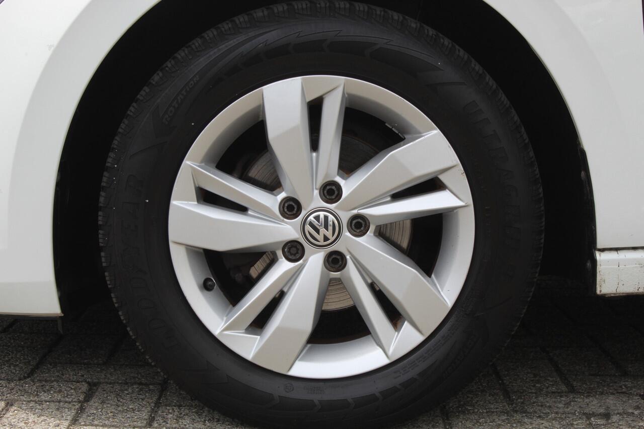 Volkswagen POLO 1.0 TSI Comfortline Navigatie/Adaptive cruise control/Airco/Apple carplay/Elektrische ramen/Elektrisch verstelbare spiegels/15'' Lichtmetalen velgen.