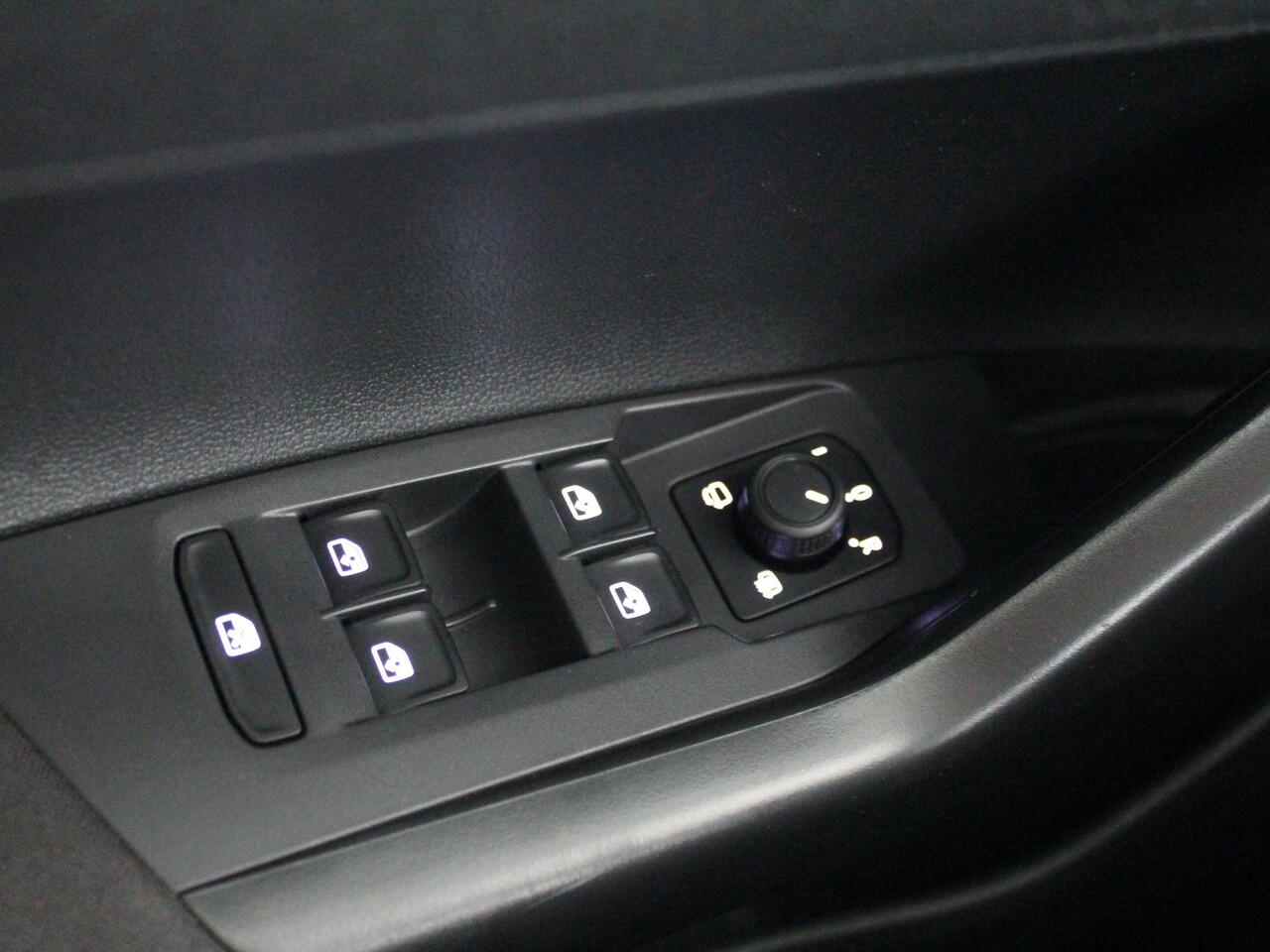 Volkswagen POLO 1.0 TSI Life | App connect | PDC |* 27 t/m 31 dec eindejaarsshow!!