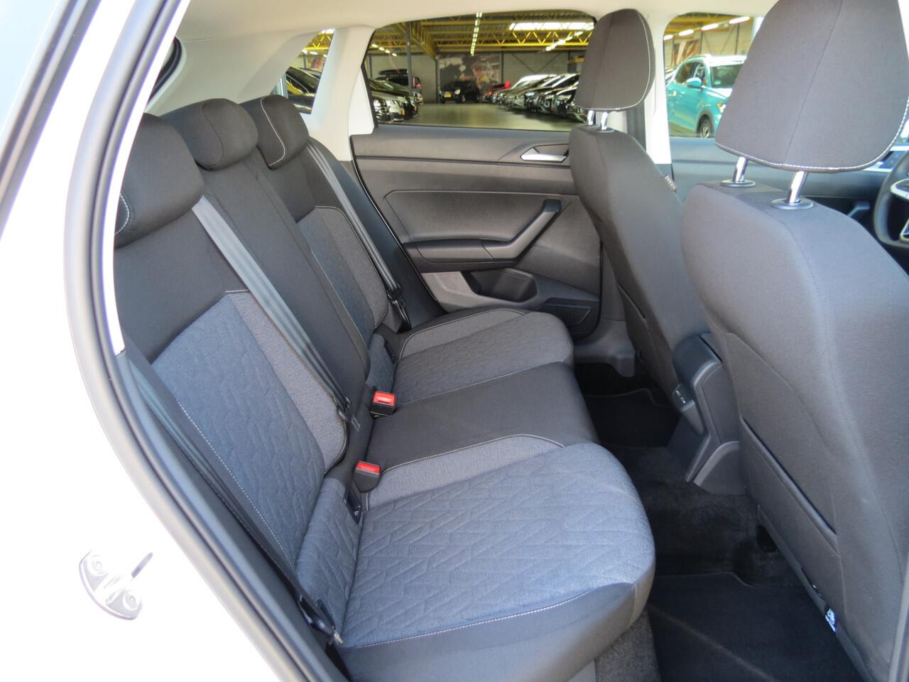 Volkswagen POLO 1.0 MPI Polo -80pk- Move | LED | Climate Control | Stoelverwarming | Parkeersensoren | Rijklaarprijs incl. 1 jaar Bovag garantie