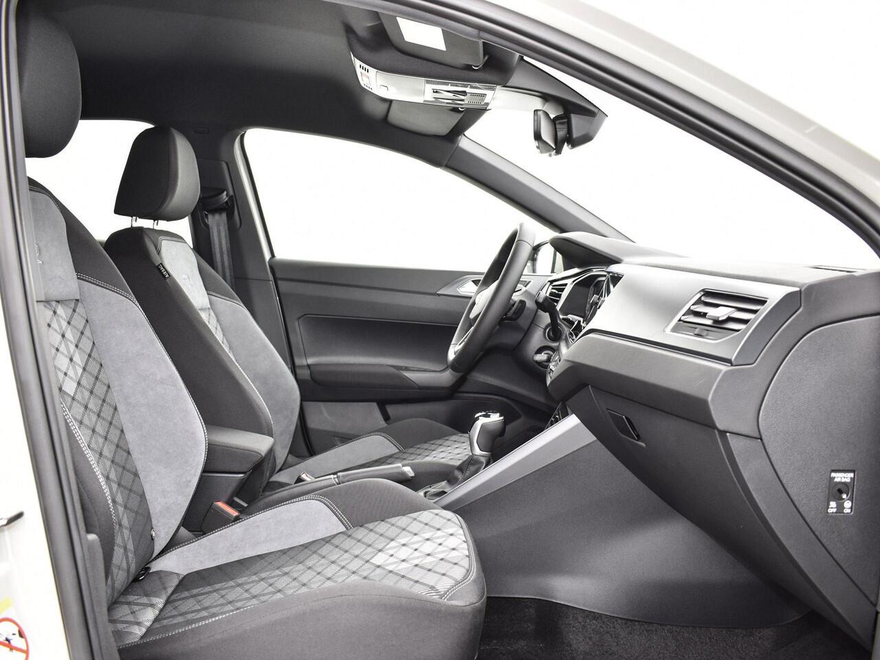 Volkswagen POLO R-Line Edition 1.0 TSI 70 kW / 95 PK Hatchback 7 Versn. DSG | Voorraad actie | EU 2000,- inruilpremie | Speciaal ingekocht