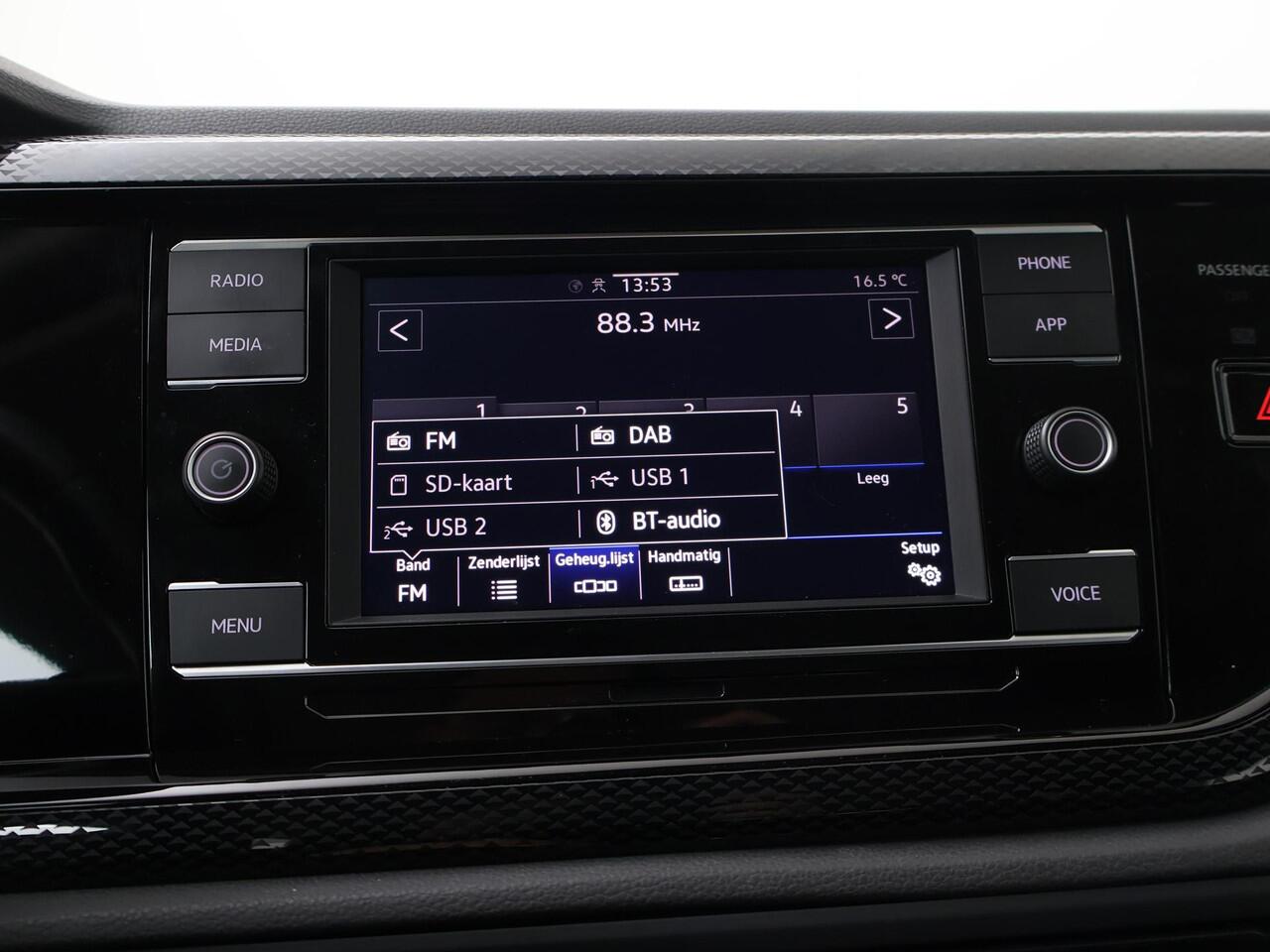 Volkswagen POLO 1.0 TSI Life | 95 PK | Parkeersensoren | Apple Carplay/Android Auto | Adaptive cruise control |