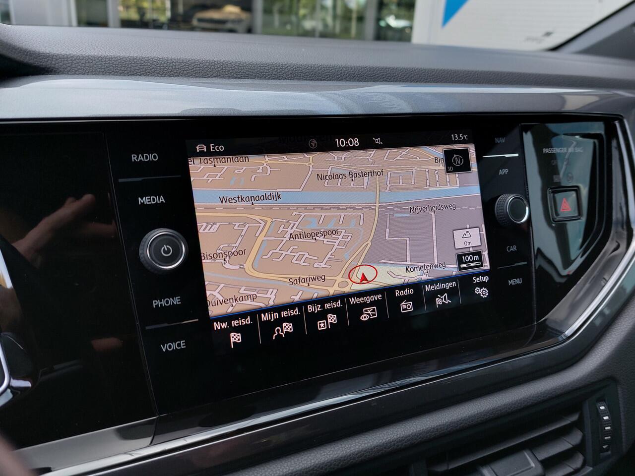 Volkswagen POLO 1.0 TSI 95pk Highline Executive 5-Deurs | Navi | Apple Carplay+Android Auto | Clima | Adap.Cruise | Sfeerverlichting | Licht+Regensensor | Privacy Glass | 16''lm