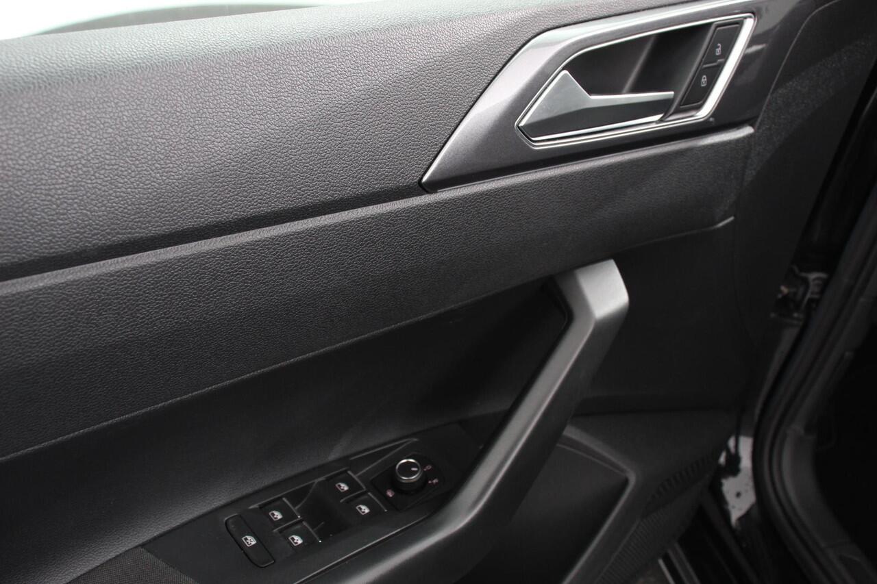 Volkswagen POLO 1.0 TSI 110pk DSG Highline | Navigatie | Apple Carplay/Android Auto | Parkeersensoren | Adaptive Cruise Control | Stoelverwarming | Getinte ramen | Climatronic | Start/Stop systeem