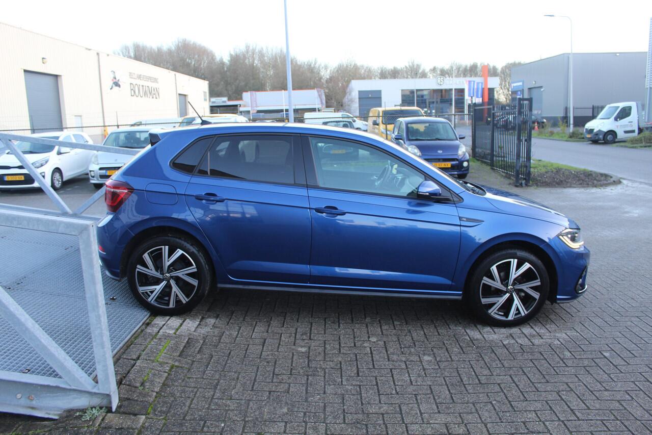 Volkswagen POLO 1.0 TSI 2x R-Line Automaat Navigatie/Virtual cockpit/Adaptive cruise control/Achteruitrijcamera/Parkeersensoren rondom/Apple carplay/Stoelverwarming/LED grill/IQ.light/Climate control/Draadloze telefoonlader/DAB/17''Lichtmetalen velgen.