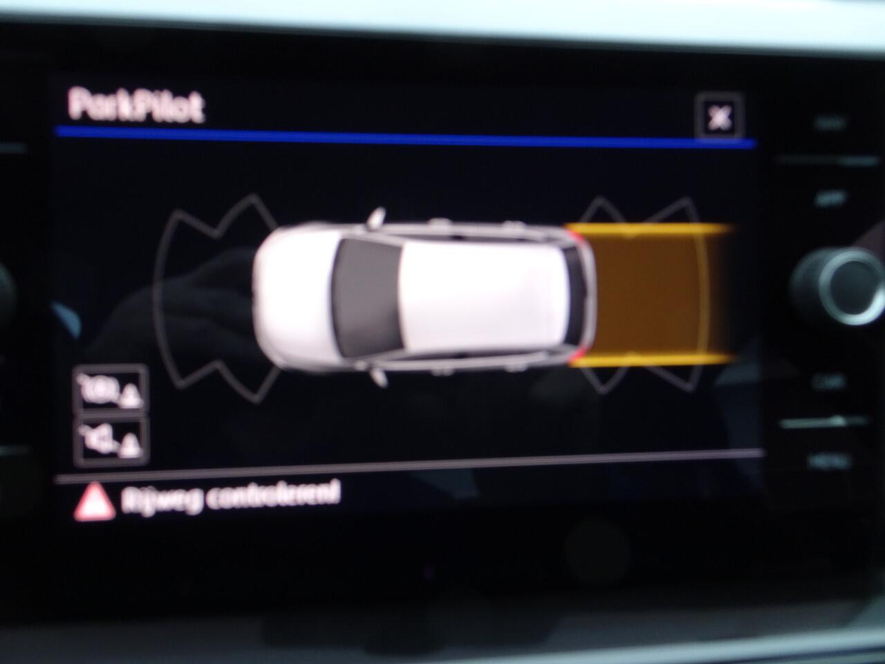 Volkswagen POLO 1.0 TSI Highline Automatische airco, trekhaak, automaat, navigatie, parkeersensoren, cruise controle, sportstoelen, licht metalen velgen, enz. GEEN IMPORT