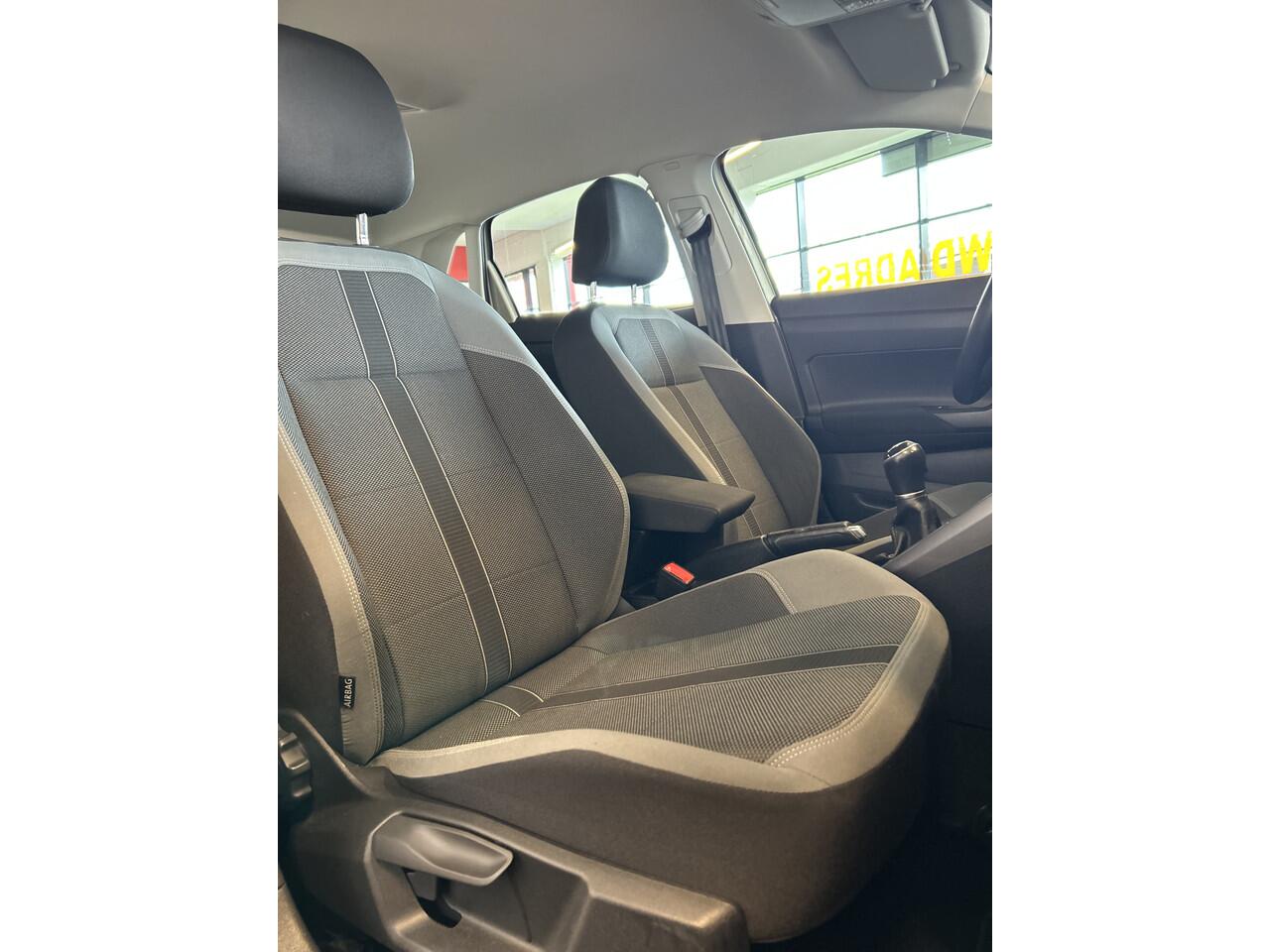 Volkswagen POLO 1.0 TSI Highline | Adaptieve cruise control | Climate control | Adaptief onderstel | Apple carplay | Parkeersensoren v+a | Navigatie | Nederlands geleverd