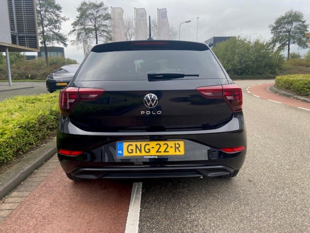 Volkswagen POLO 1.0 TSI Life Edition / Carplay / Parkeersensoren voor en achter / Camera / Velgen 'Essex', 15 inch lichtmetaal