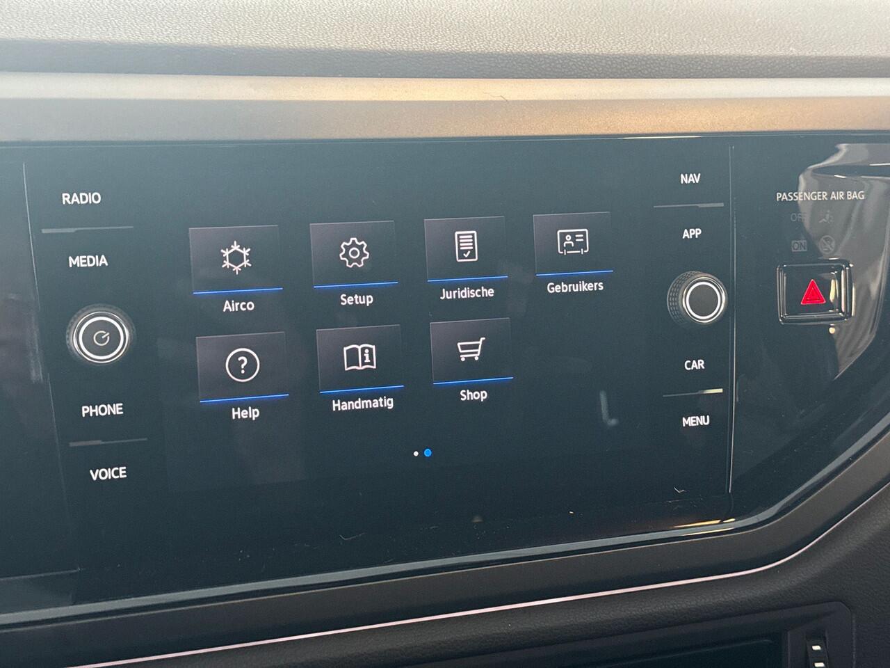 Volkswagen POLO 1.0 95pk TSI R-Line | Voorstoelen verwarmbaar | Velgen 'Bergamo', 17 inch lichtmetaal | Airconditioning automatisch (Climatronic)