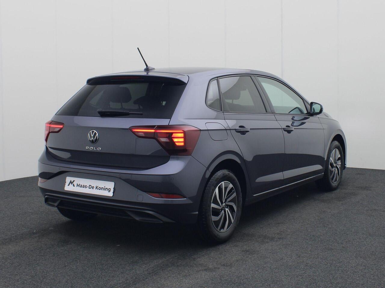 Volkswagen POLO Life Edition 1.0 TSI 95 pk 5 versn. Hand · Achteruitrijcamera · regensensor ·