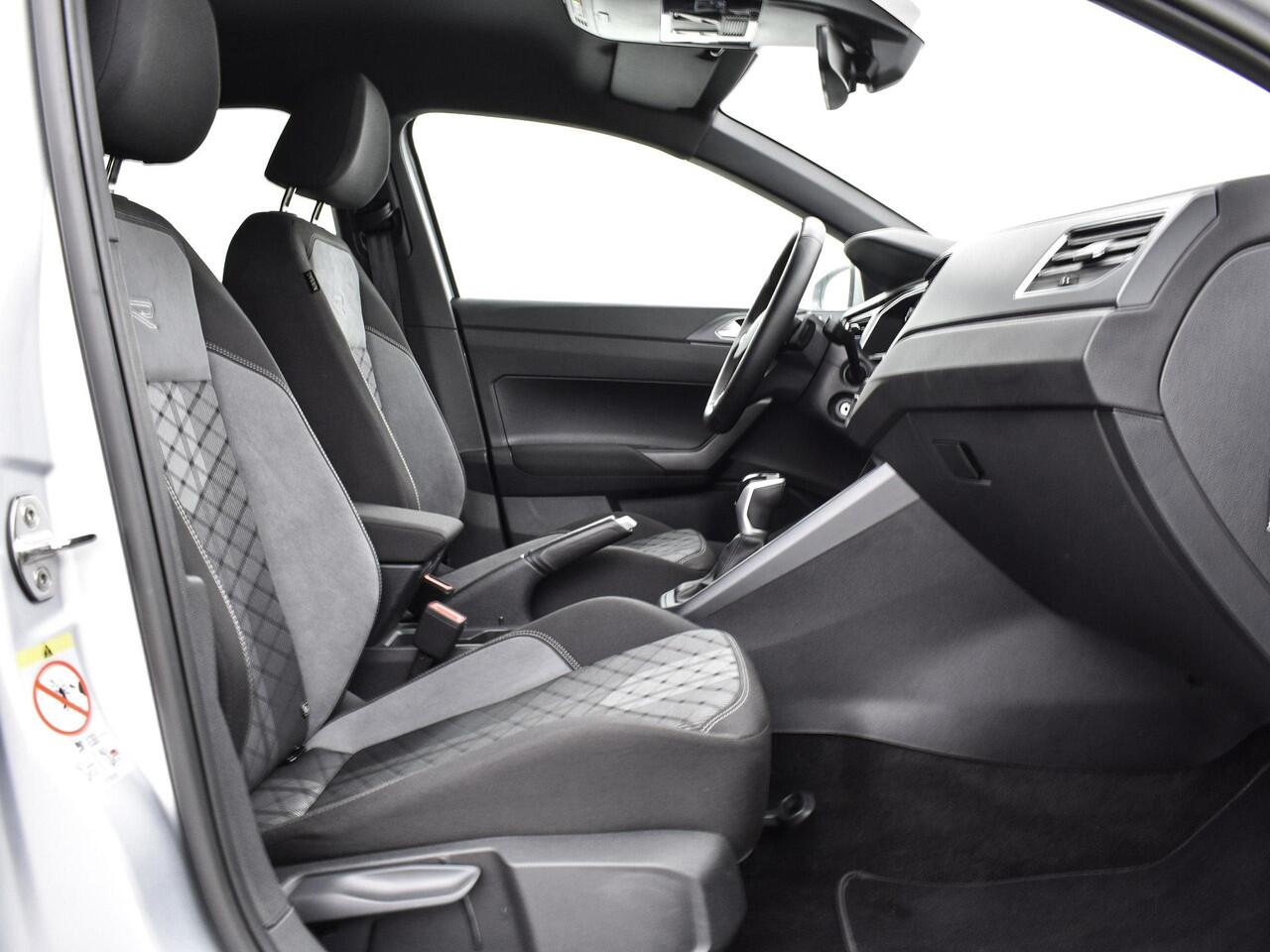 Volkswagen POLO 1.0 TSI 95pk DSG R-Line · Camera · Apple/Android Car Play · P-Sensoren· Getint Glas · Verkeersbord Herkenning · 16'' Inch · Garantie t/m 24-11-2028 of 100.000km