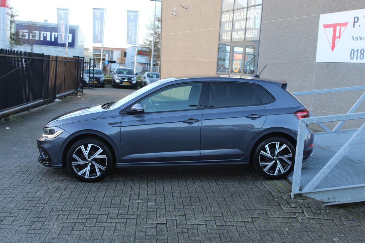 Volkswagen POLO 1.0 TSI 2x R-Line Automaat Navigatie/Virtual cockpit/Adaptive cruise control/Achteruitrijcamera/Parkeersensoren rondom/Apple carplay/Stoelverwarming/LED grill/IQ.light/Climate control/Draadloze telefoonlader/DAB/17''Lichtmetalen velgen.