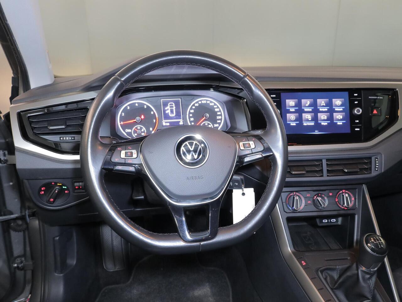 Volkswagen POLO 1.0 TSI R-Line Edition 95 pk | Navigatie | Parkeersensoren | Adaptieve cruise control | Apple Carplay/Android Auto |