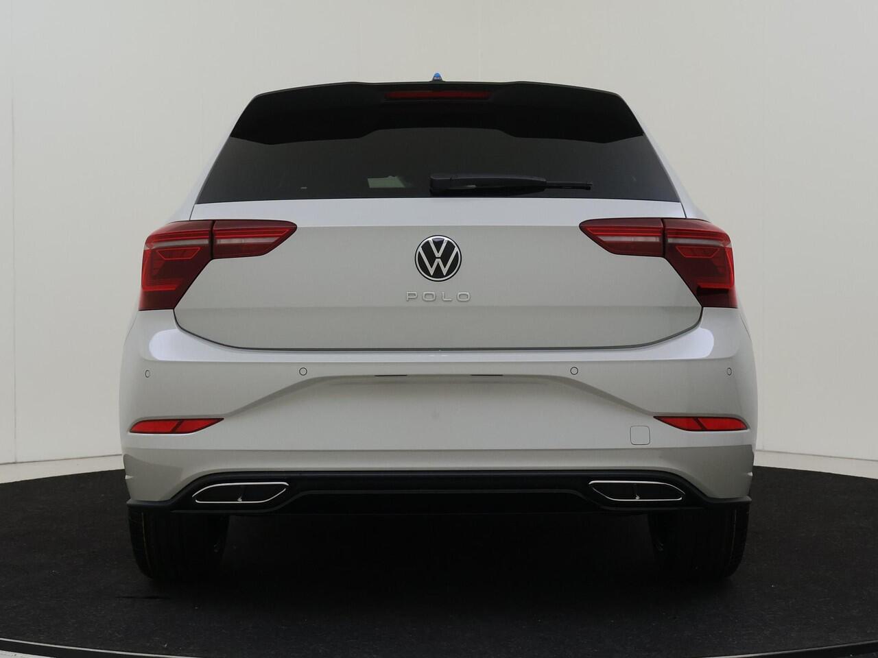 Volkswagen POLO R-Line Edition | 'App-Connect' draadloze smartphone integratie | Achterlichten LED | Afstandscontrolesysteem (Front Assist)