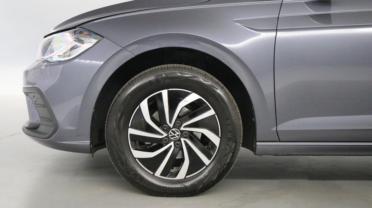 Volkswagen POLO 1.0 TSI 96pk Life Edition / Navigatie / Camera / Stoelverwarming