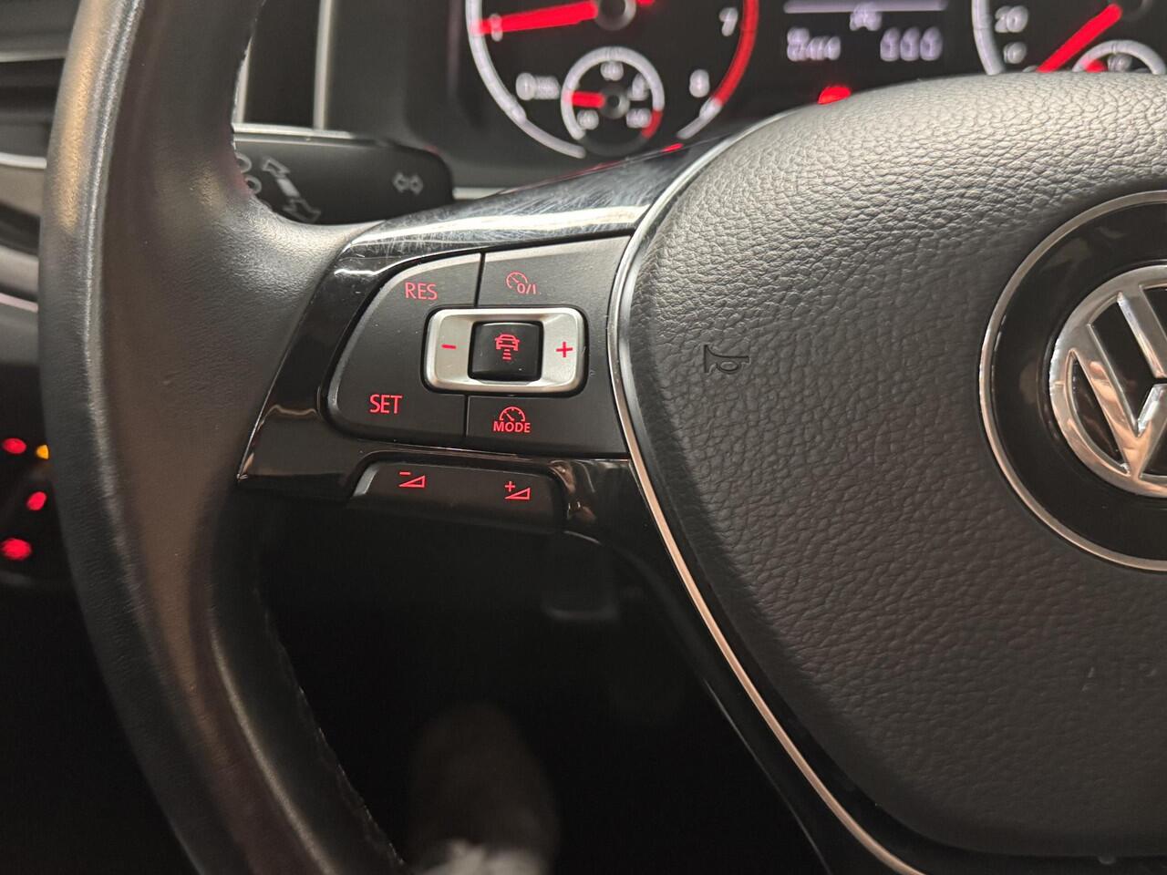 Volkswagen POLO 1.0 TSI 95pk Highline Navi Ad. Cruise Climat 16" LM velgen 5dr Dealeronderhouden