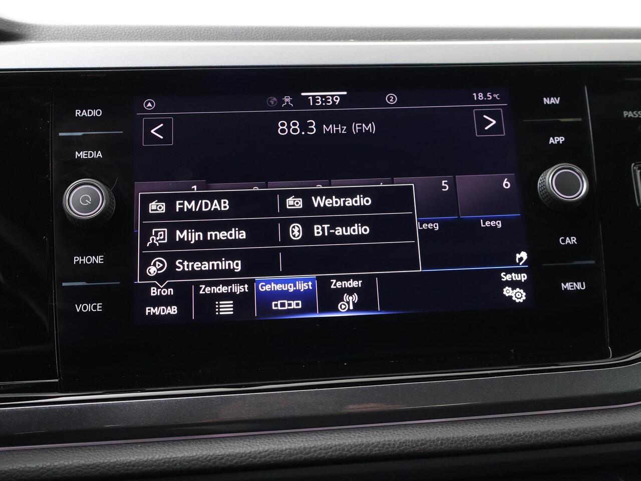 Volkswagen POLO 1.0 TSI Highline | 95 PK | Navigatiesysteem | Achteruitrijcamera | Apple Carplay/Android Auto | R-Line |