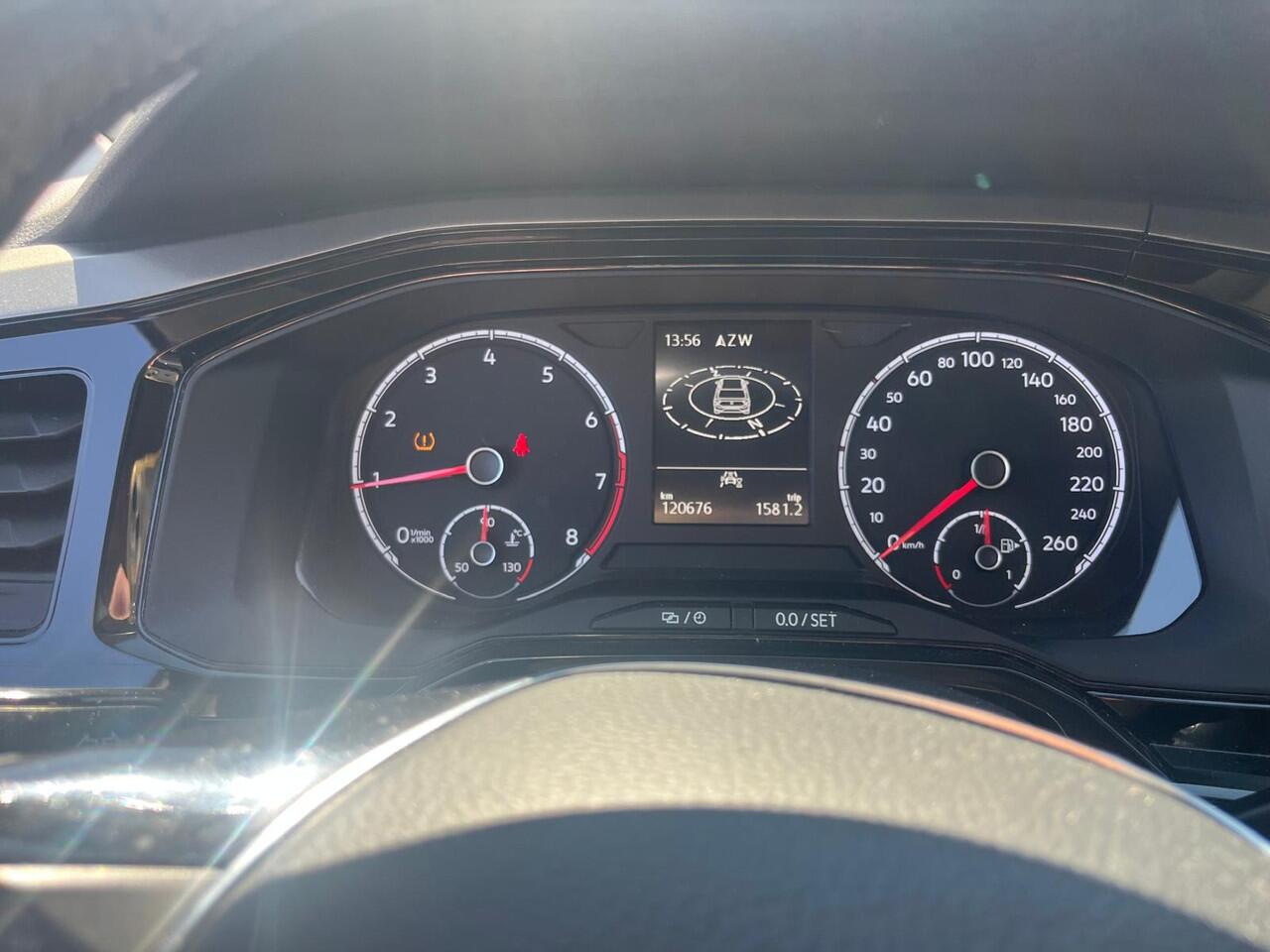 Volkswagen POLO 1.0 TSI Comfortline leer stoelverwarming apple play nieuwe apk schijven en blokken voor