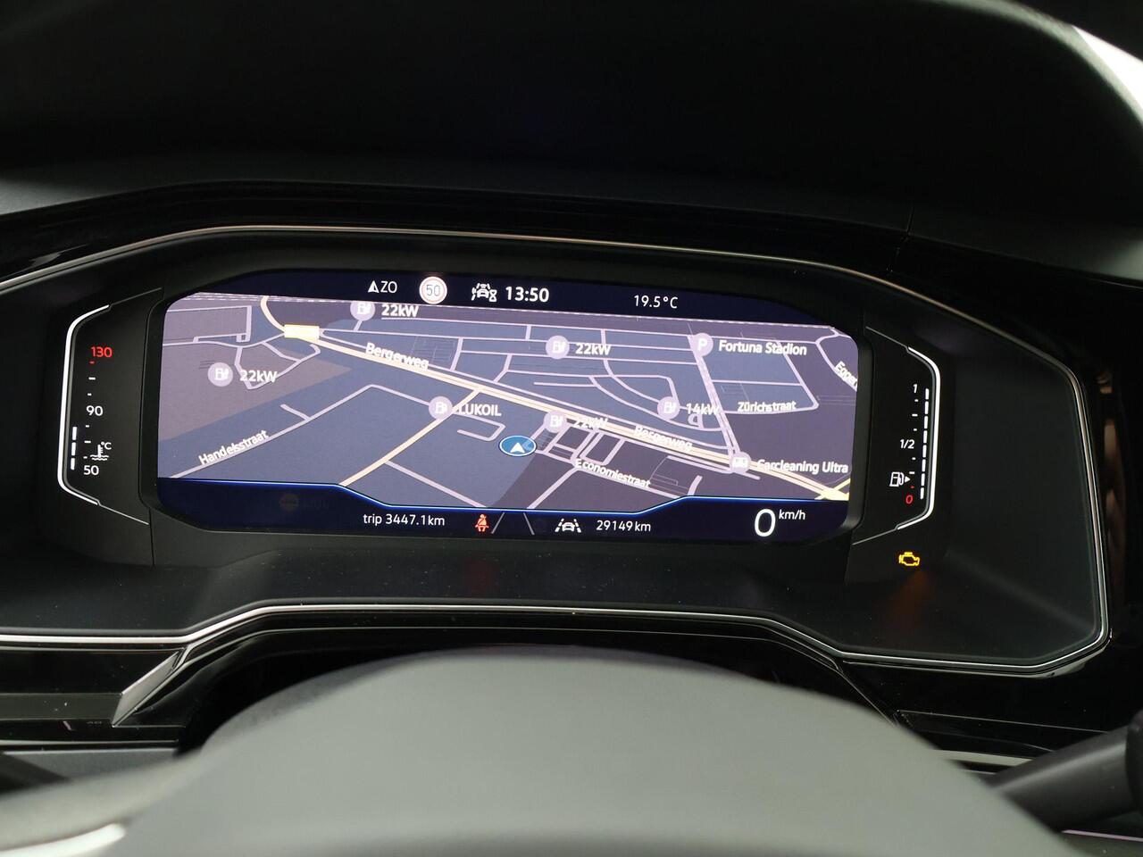 Volkswagen POLO 1.0 TSI R-Line | 95 PK | Stoelverwarming | Applecarplay/ Android auto | Navigatie