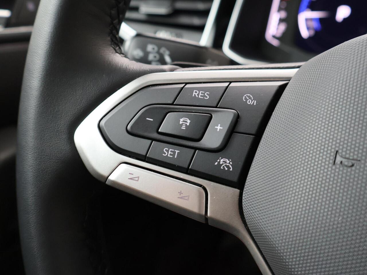 Volkswagen POLO 1.0 TSI 95pk DSG R-Line Edition | Panoramadak | 17 inch Bergamo | Achteruitrijcamera |