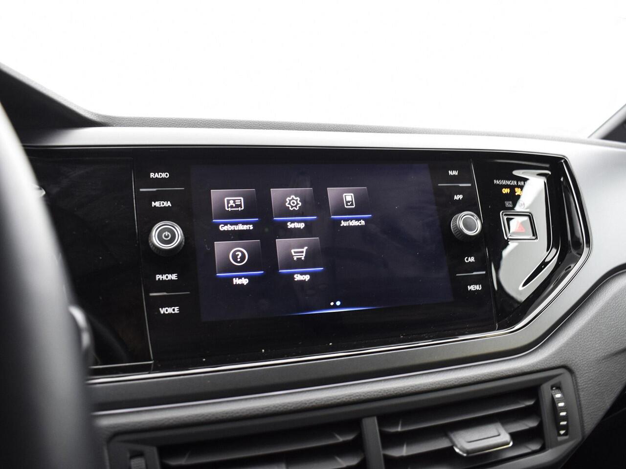 Volkswagen POLO 1.0 TSI 95pk DSG R-Line · Apple/Android Car Play · Navigatie · P-Sensoren · ACC · Climatronic · 16'' Inch · Garantie t/m 10-01-2027 of 100.000km