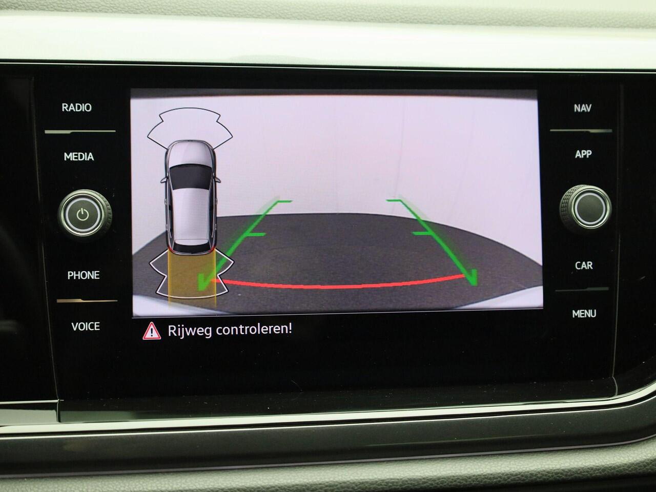 Volkswagen POLO 1.0TSI/110PK Highline DSG · Panoramadak · Apple/Android · Camera + Parkeersensoren