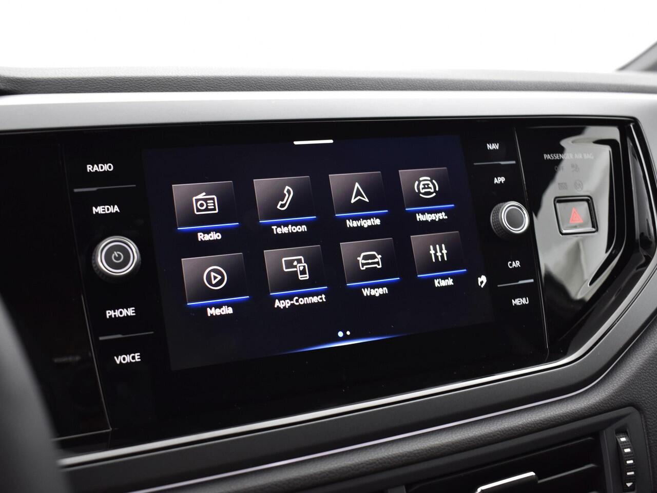 Volkswagen POLO R-Line Edition 1.0 TSI 95 PK 7 Versn. DSG · Voorraad Actie · Prijs is inclusief EU 2000,- inruilpremie · Speciaal ingekocht