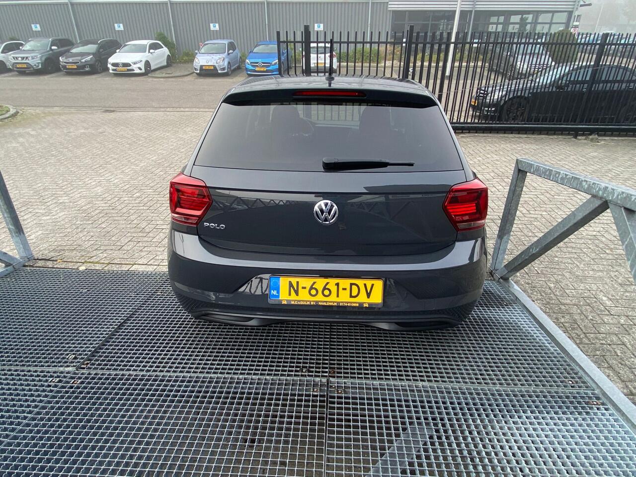 Volkswagen POLO 1.0 TSI Highline Automaat/Climate control/Multimedia scherm/Stoel & spiegelverwarming/Cruise control/Licht metalen velgen/Privacy glass