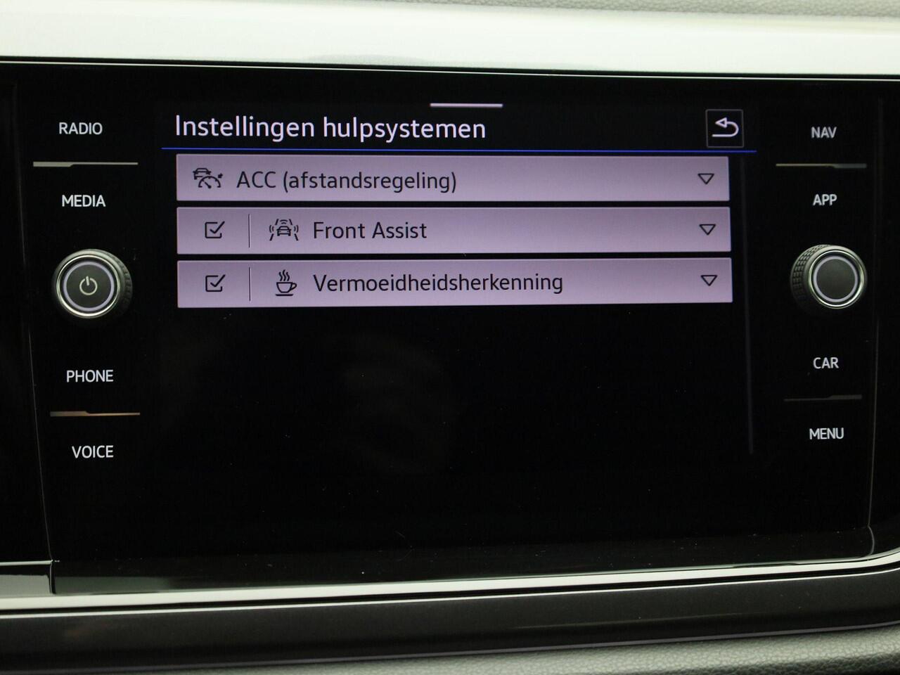 Volkswagen POLO 1.0TSI/110PK Highline DSG · Panoramadak · Apple/Android · Camera + Parkeersensoren