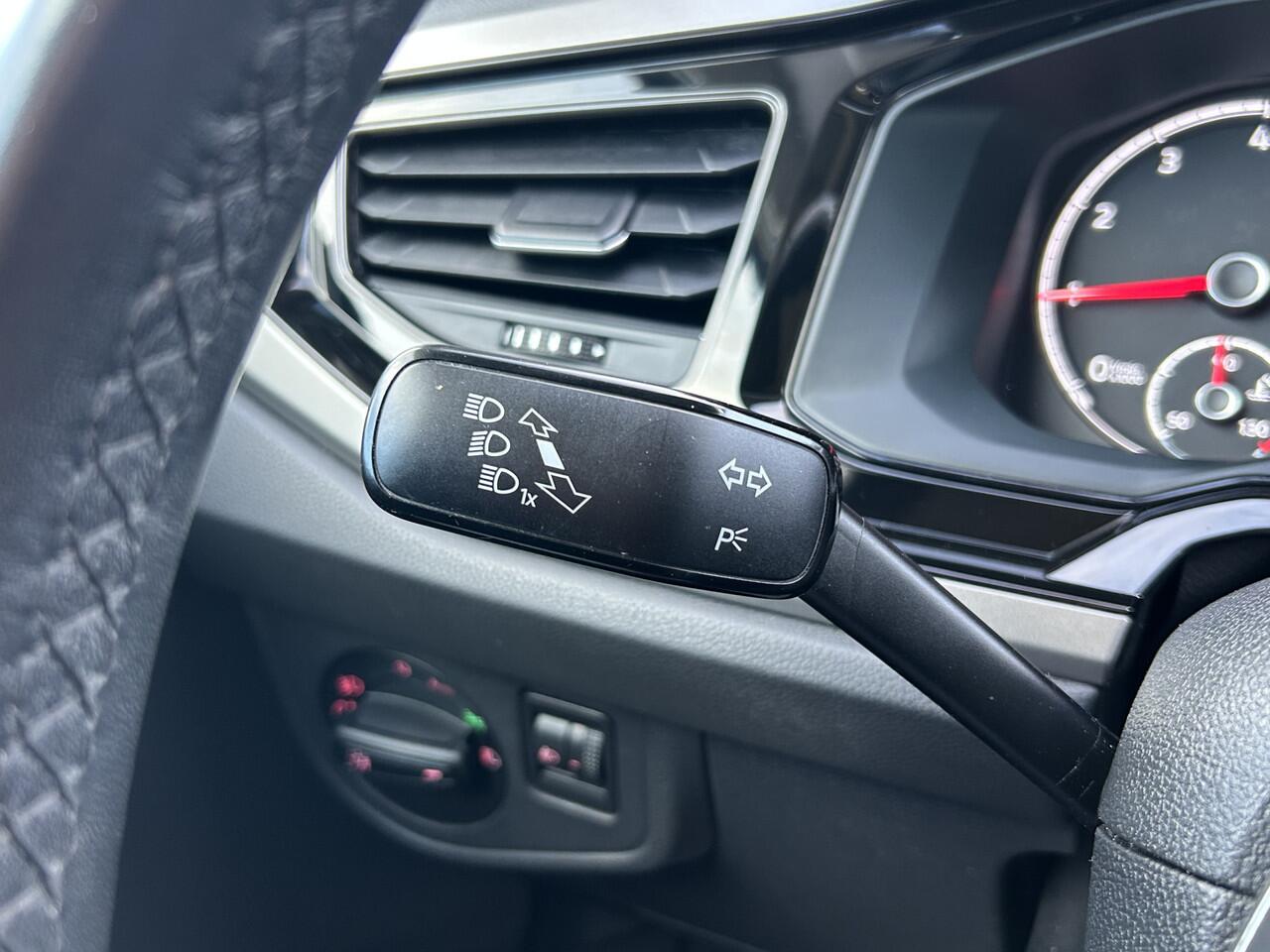 Volkswagen POLO 1.0 TSI Comfortline 50% deal 6.475,- ACTIE Cruise / Airco / Telefoon / Navi / LMV