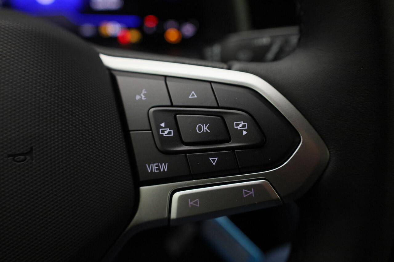 Volkswagen POLO Life Edition 1.0 TSI 95 pk 5 versn. Hand · Achteruitrijcamera · regensensor ·