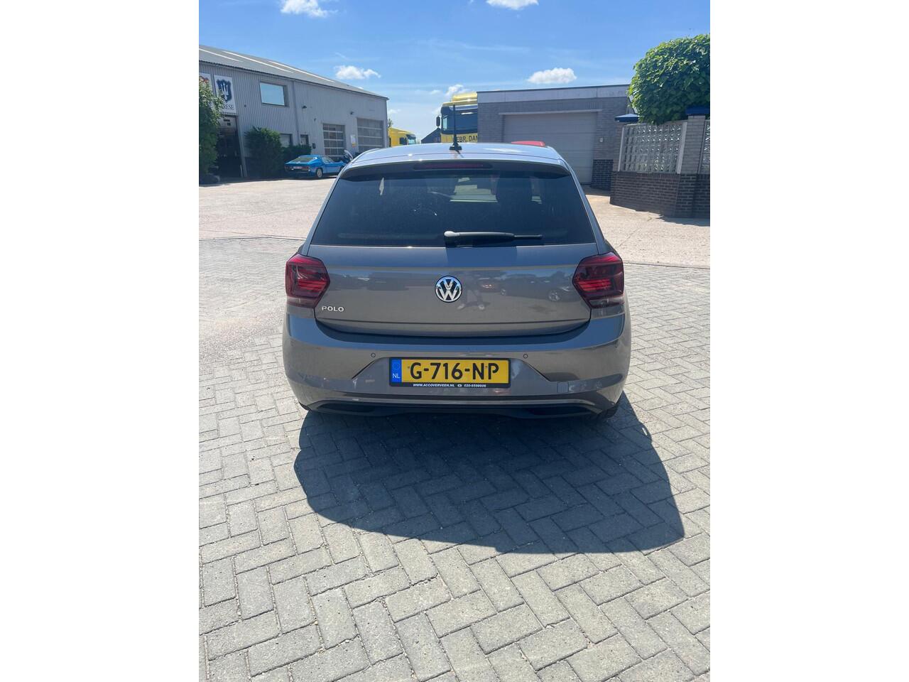 Volkswagen POLO 1.0 TSI Comfortline leer stoelverwarming apple play nieuwe apk schijven en blokken voor