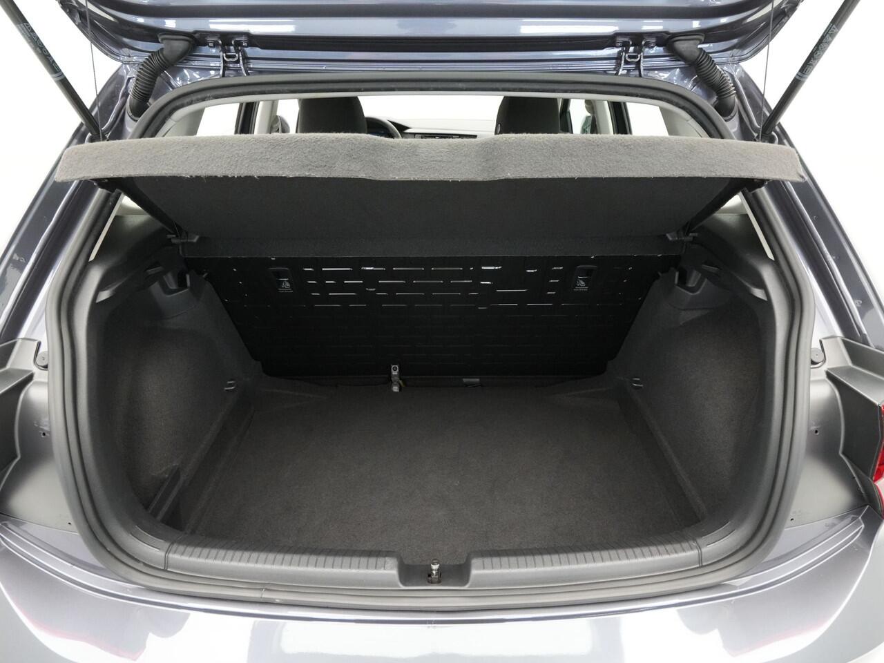 Volkswagen POLO 1.0 TSI 95pk Navi via App Cruise Airco Lichtsensor 278