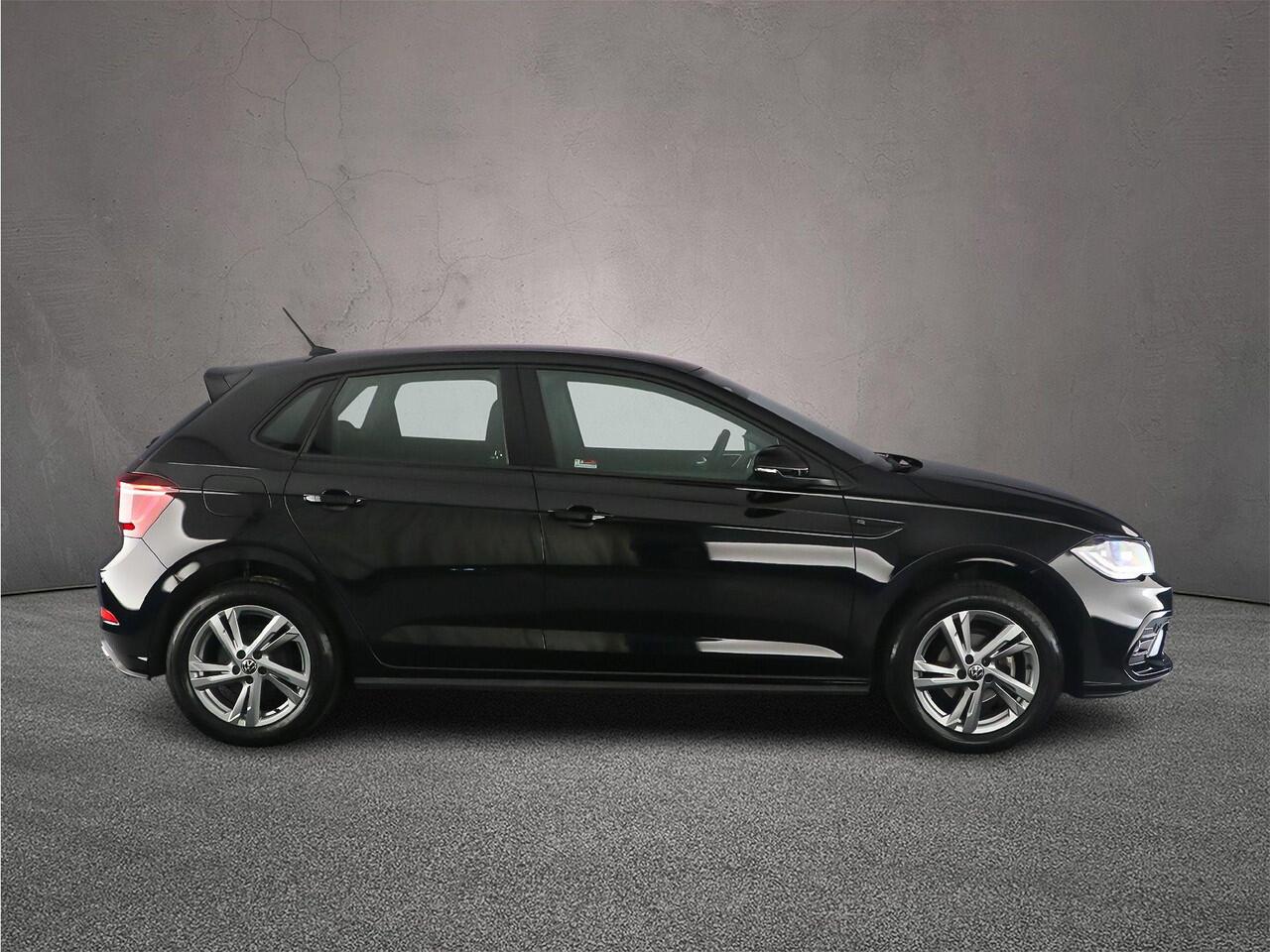 Volkswagen POLO R-Line 1.0 TSI 95pk DSG Automaat Adaptive cruise control, Achteruitrijcamera, Stoelverwarming, LED matrix koplampen, Airco, Parkeersensoren, DAB, Radio, App connect