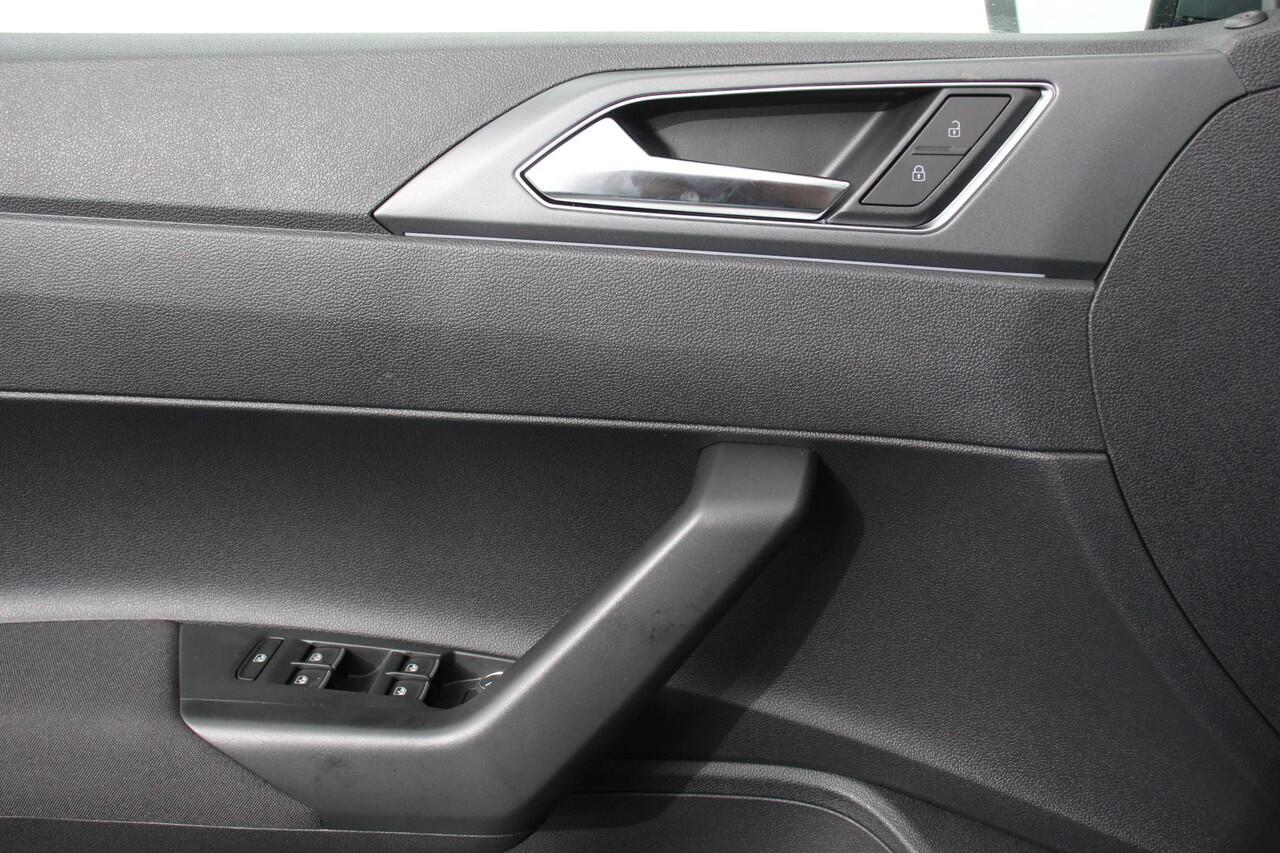 Volkswagen POLO 1.0 TSI DSG R-Line Panorama dak Camera 17" Lichtmetalen Velgen Navigatie Apple Carplay / Android Auto Climate Control