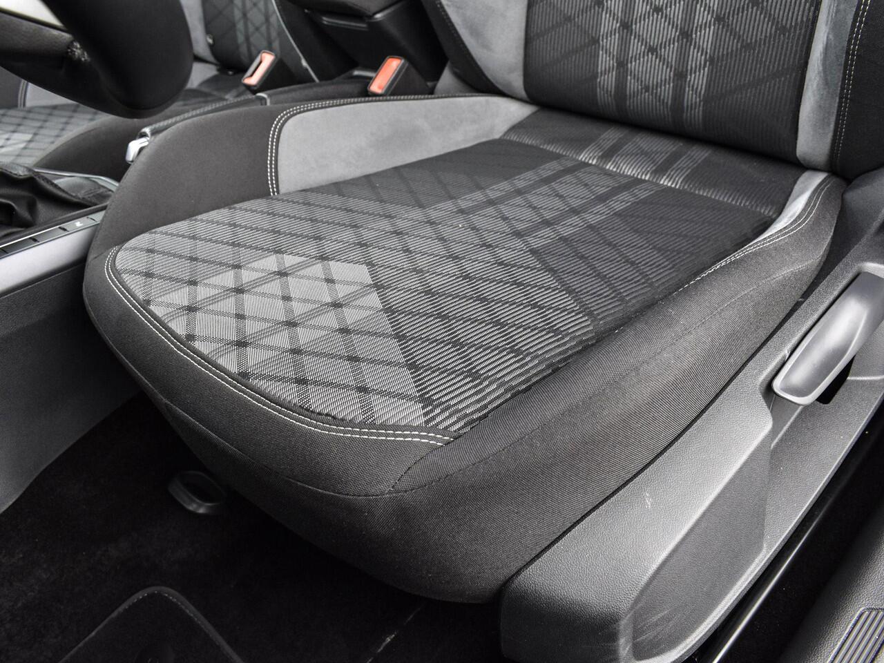 Volkswagen POLO 1.0 TSI 95pk DSG R-Line · Camera · Apple/Android Car Play · P-Sensoren · ACC · Getint Glas · 16'' Inch · Garantie t/m 24-11-2028 of 100.000km