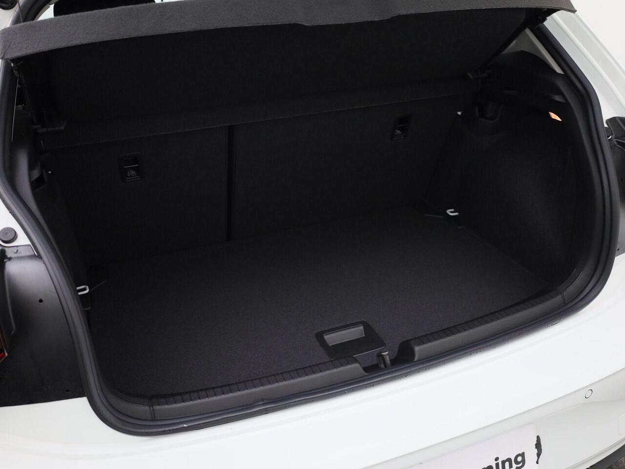 Volkswagen POLO Life Edition 1.0 TSI 95 pk 5 versn. Hand · Achteruitrijcamera · Voorraad OUTLET