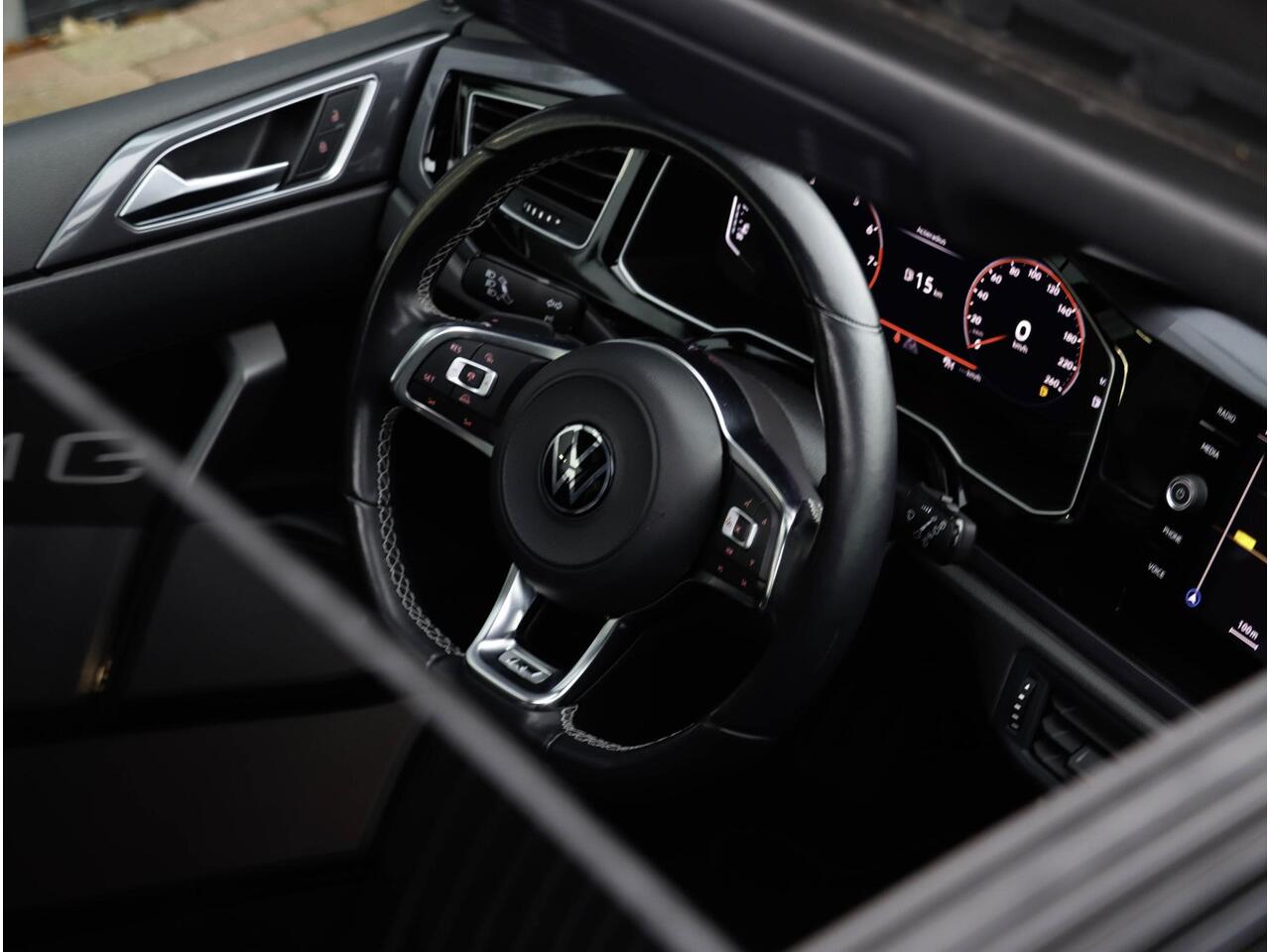 Volkswagen POLO 1.0 TSI 116pk DSG Highline R-Line 3x Pano 17'' LMV