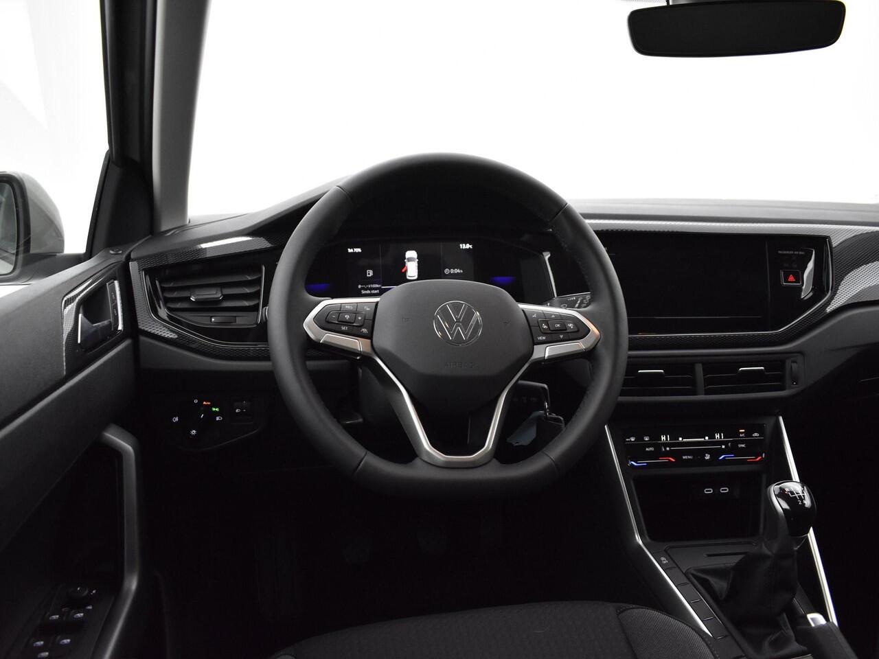 Volkswagen POLO Life Edition 1.0 TSI 95 pk 5 versn. hand · Achteruitrijcamera · regensensor ·