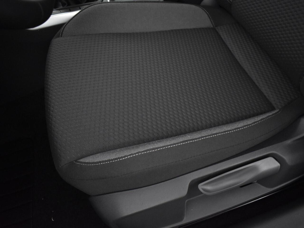 Volkswagen POLO Life Edition 1.0 TSI 95 pk 5 versn. Hand · achteruitrijcamera · regensensor ·