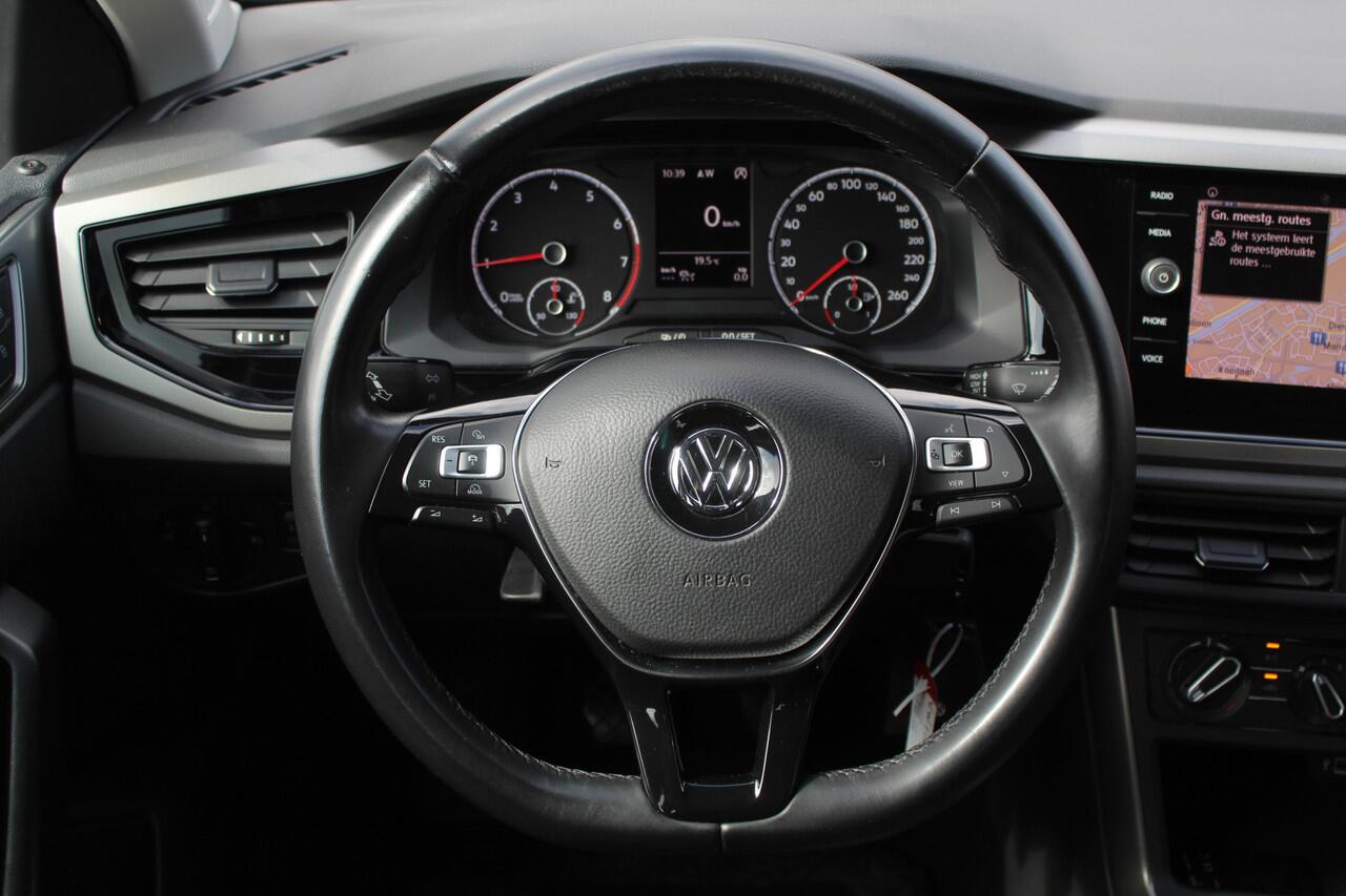 Volkswagen POLO 1.0 TSI Comfortline Orig. NL/Navigatie/Apple carplay/Adaptive cruise control/Airco/Achteruitrijcamera/Trekhaak/Multifunctioneel stuurwiel.
