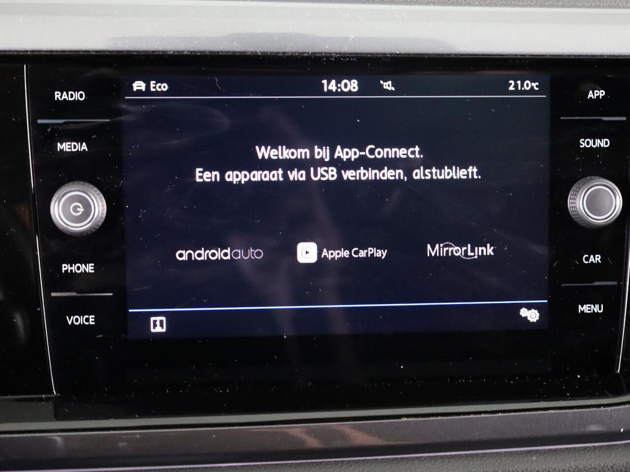 Volkswagen POLO 1.0 TSI Highline 95 pk | Navigatie via App | Autom. airco | Parkeersensoren | Adaptieve cruise control | App connect |