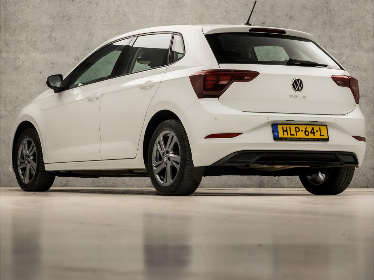 Volkswagen POLO 1.0 Sportline (VIRTUAL COCKPIT, APPLE CARPLAY, STOELVERWARMING, SPORTSTOELEN, CRUISE, LM VELGEN, PARKEERSENSOREN, NIEUWSTAAT)