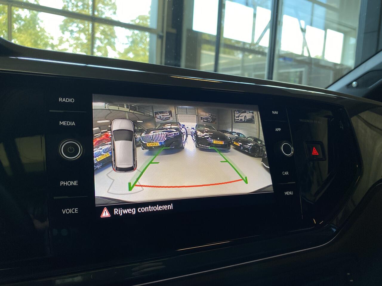 Volkswagen POLO 1.0 TSI Highline Business R Adaptive Cruise, Camera, Digital dash, Panoramadak