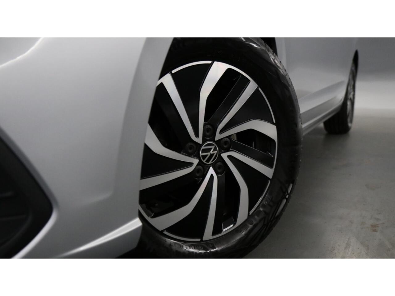 Volkswagen POLO 1.0 TSI 95pk Life / Navigatie via App Connect / Airco