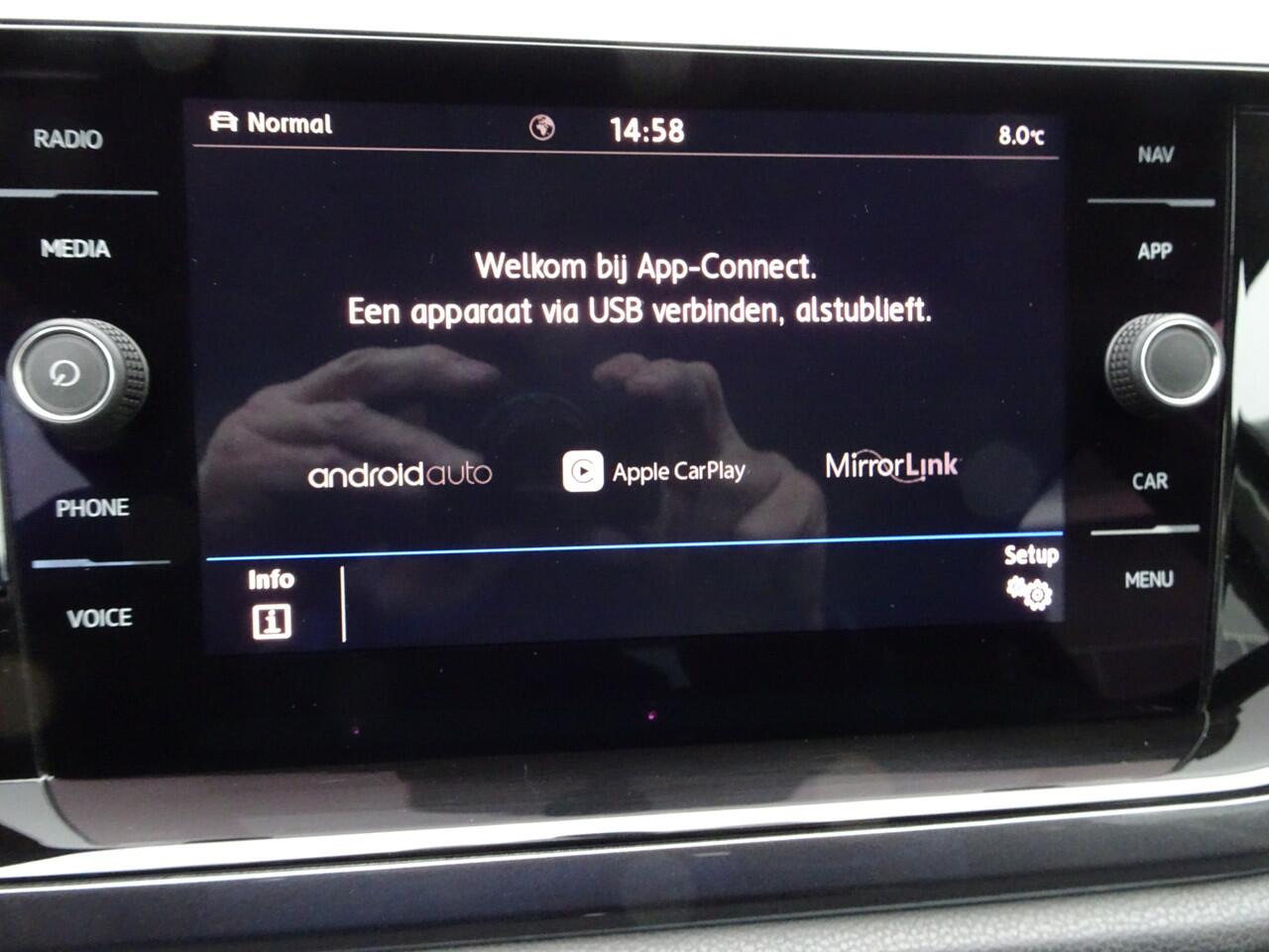 Volkswagen POLO 1.0 TSI Highline Automatische airco, trekhaak, automaat, navigatie, parkeersensoren, cruise controle, sportstoelen, licht metalen velgen, enz. GEEN IMPORT