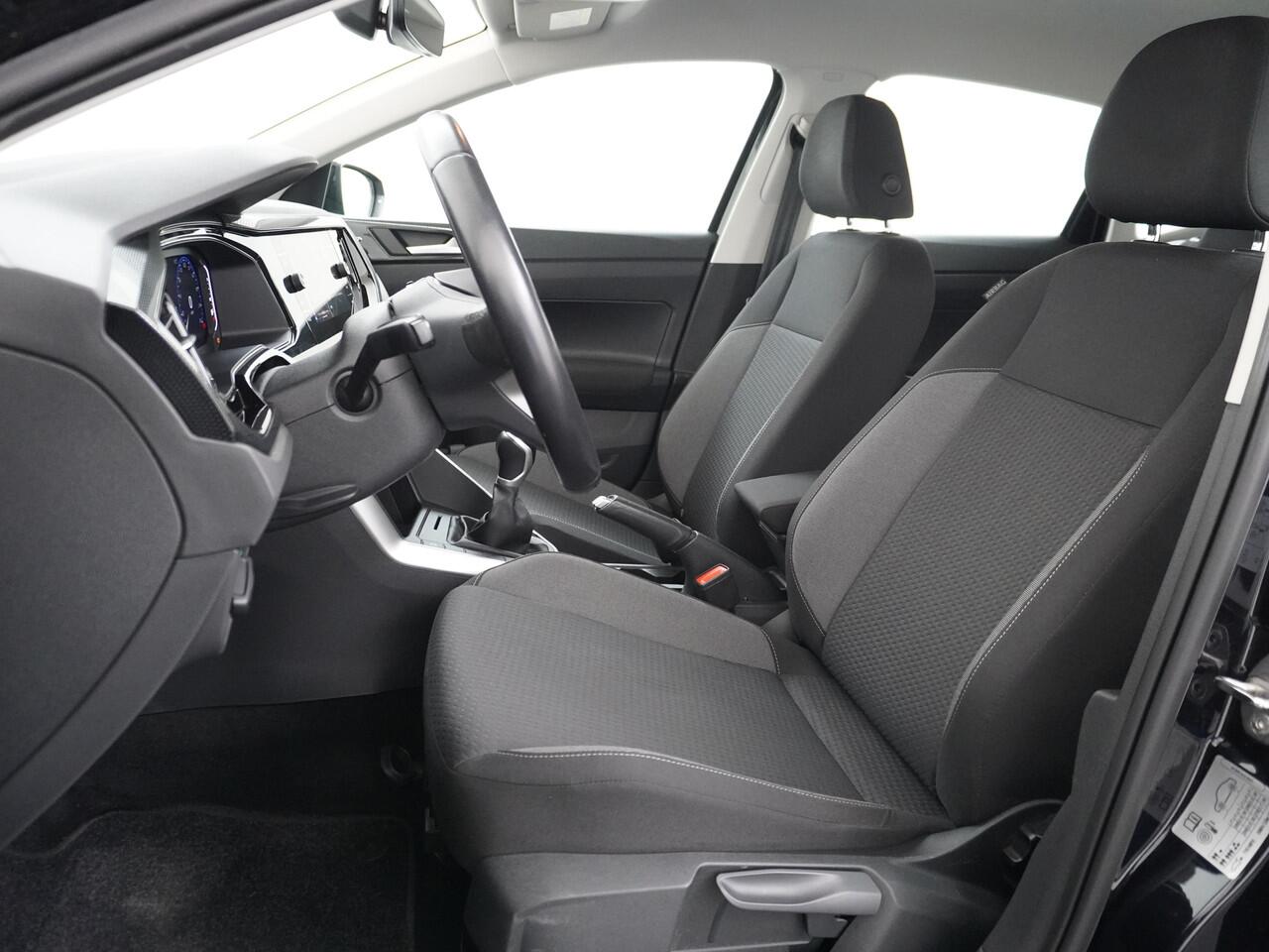 Volkswagen POLO T 96PK Navi Digi-Cockpit-Pro Adaptive-Cr. Apple Carplay Android App-Connect Dual-ECC PDC Stoel-Verwarmd Navi Life Business Lane-Assist Isofix Voicecommand DAB Front assist ChroomPack. Lmv 2/3Deelbare a-Bank 1e Eigenaar Origineel Nederlandse Auto EURO 6 ¤ 