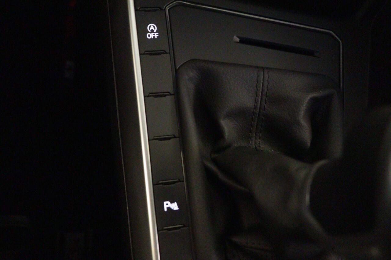 Volkswagen POLO 1.0 TSI Life Business Automaat | APPCONNECT | AIRCO | PDC V+A | CRUISE | STOELVERW |